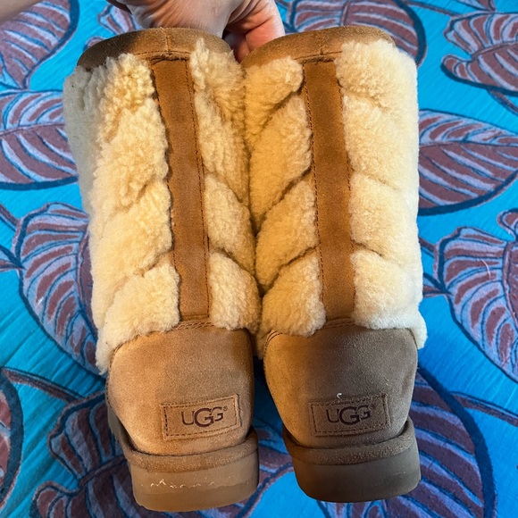 UGG Chestnut Boots - Picture 4 of 6